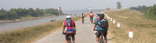 Biking to But Thap pagoda